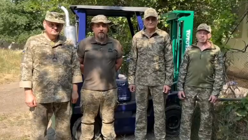 Автонавантажувач для українських морпіхів від «Фонду Уточкіна» Автонавантажувач для українських морпіхів від «Фонду Уточкіна»