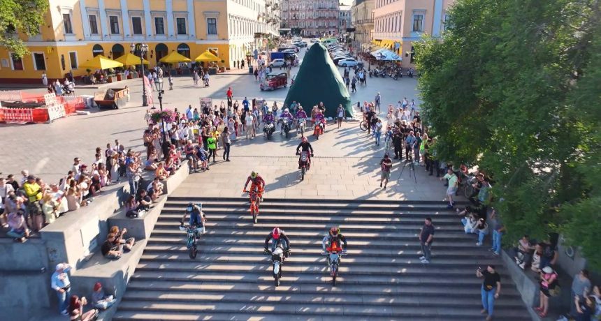 Свято спорту та історії: в Одесі відзначили ювілей Сергія Уточкіна Свято спорту та історії: в Одесі відзначили ювілей Сергія Уточкіна
