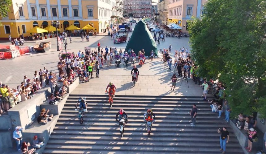 Свято спорту та історії: в Одесі відзначили ювілей Сергія Уточкіна Свято спорту та історії: в Одесі відзначили ювілей Сергія Уточкіна